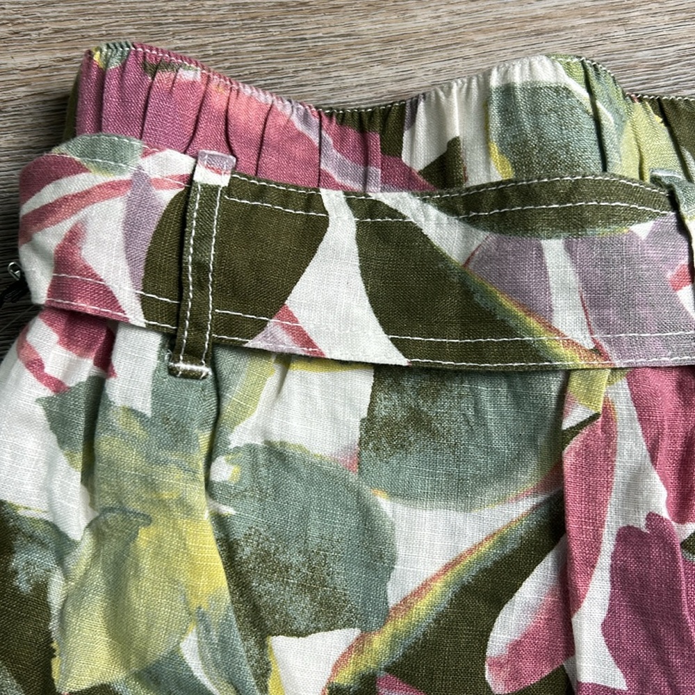 Tahari Luxe Linen Floral Print Shorts Size Medium - Picture 12 of 12